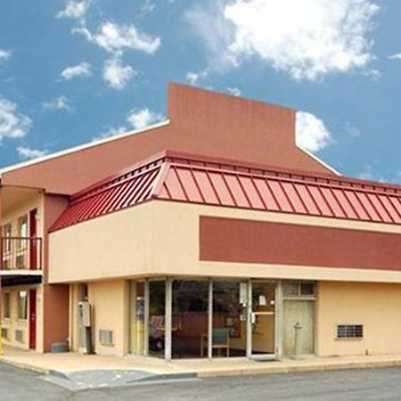 Econo Lodge Northeast Reading Exterior photo