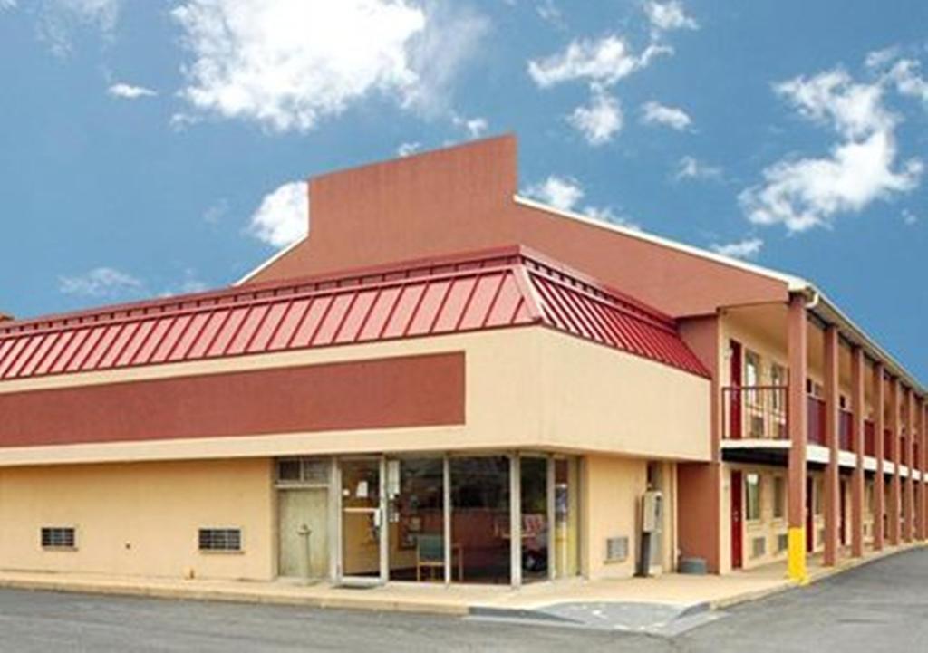 Econo Lodge Northeast Reading Exterior photo